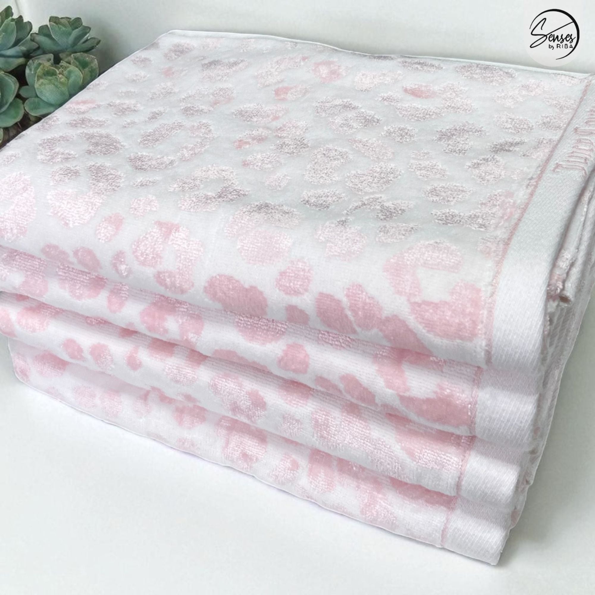 Pink Jacquard Bath Towel Set – 500 GSM (Pack of 4)