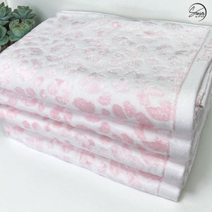 Pink Jacquard Bath Towel Set – 500 GSM (Pack of 4)