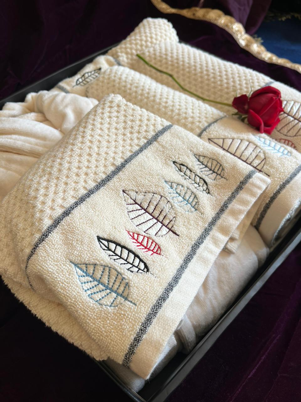 Shell Embroidery Gift Set