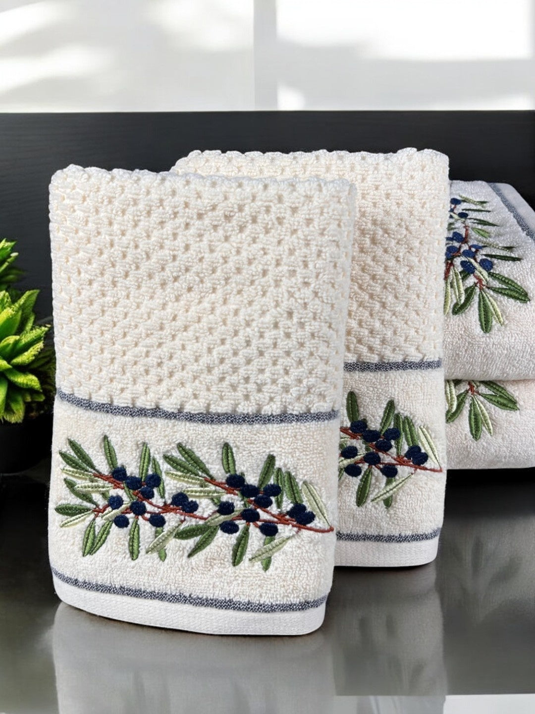 4 Piece Embroidery Towel Set - Botanical Design (Style 17)